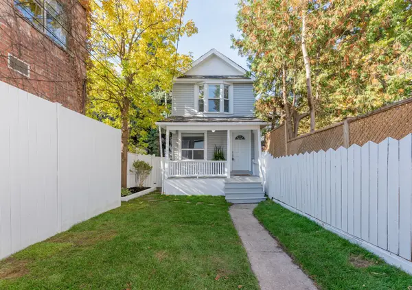 106 Willow AVE, Toronto E02, ON M4E 3K3