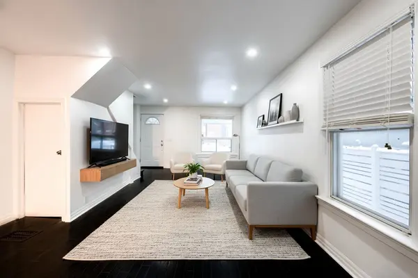 106 Willow AVE, Toronto E02, ON M4E 3K3