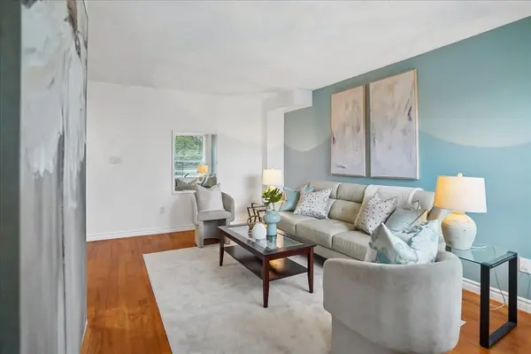 148 Adele CRES, Oshawa, ON L1J 7X6