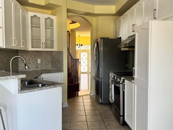 35 Boom RD, Vaughan, ON L6A 3G1