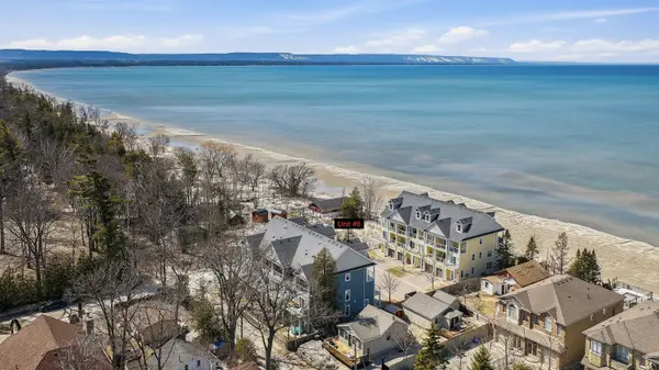 15 30th ST N #6, Wasaga Beach, ON L9Z 2C8