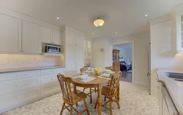 196 Lourdes ST, Waterloo, ON N2L 1N7