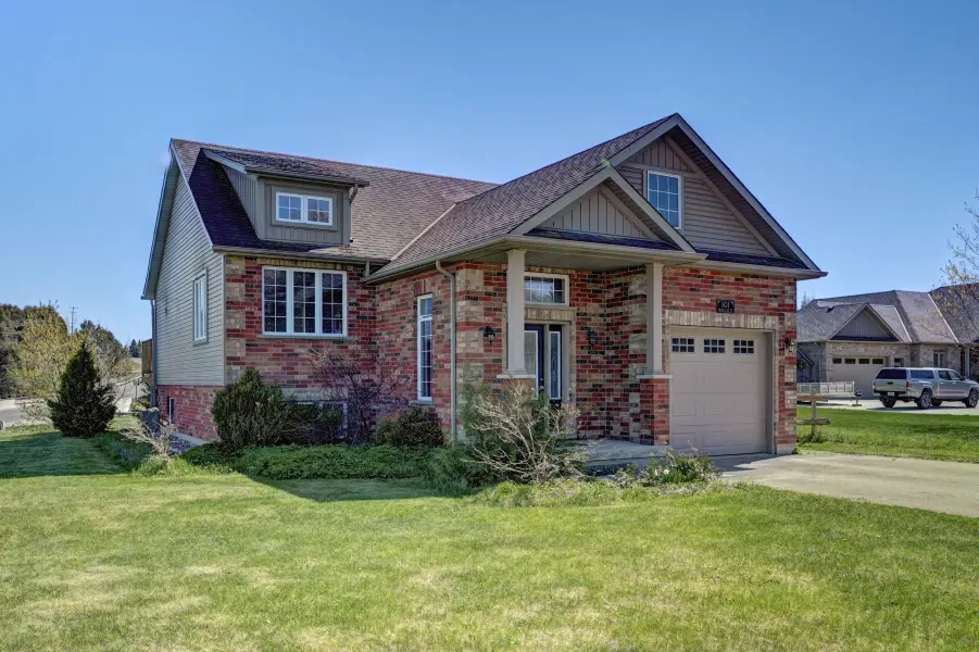 101 Douglas ST, West Grey, ON N0G 1R0