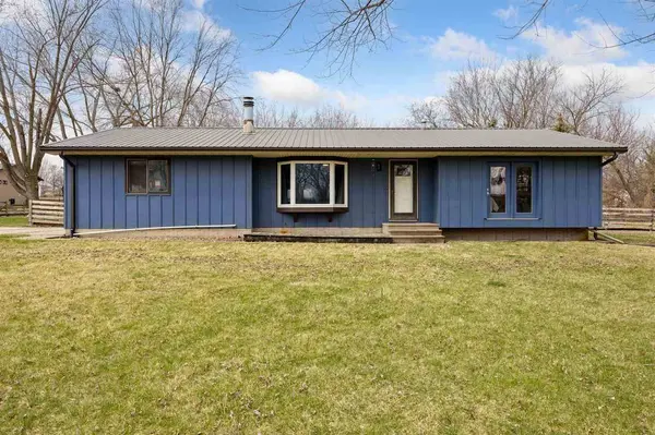 1169 Mill St NE, Swisher, IA 52338