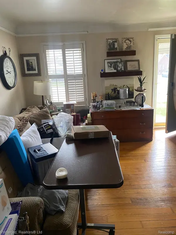 20209 Meyers RD, Detroit, MI 48235