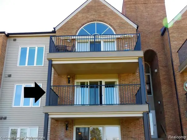 3436 Adams Shore DR, Waterford Charter Township, MI 48329