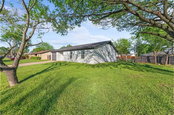 1434 Caladium Drive,  Mesquite,  TX 75149