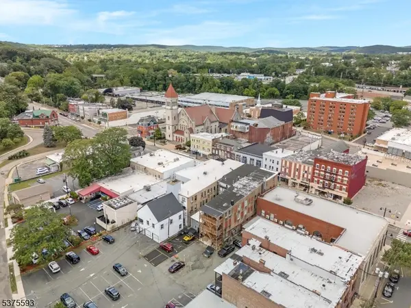 32 W Blackwell St, Dover Town, NJ 07801