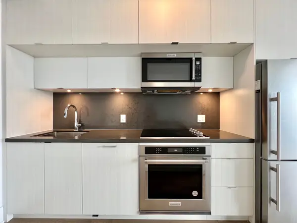 585 Bloor ST E #4215, Toronto C08, ON M4W 0B3