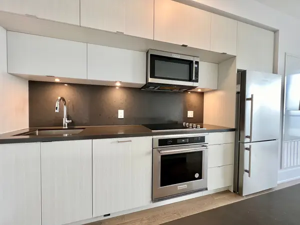 585 Bloor ST E #4215, Toronto C08, ON M4W 0B3