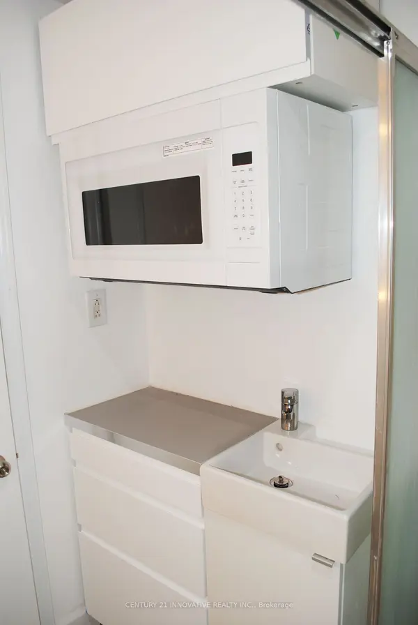 42 St Dunstan DR #Studio, Toronto E06, ON M1L 2V5