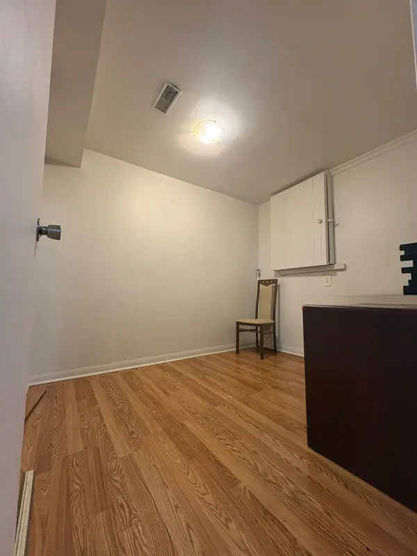 Bsmt 48 Marchwood CRES, Richmond Hill, ON L4C 8M4