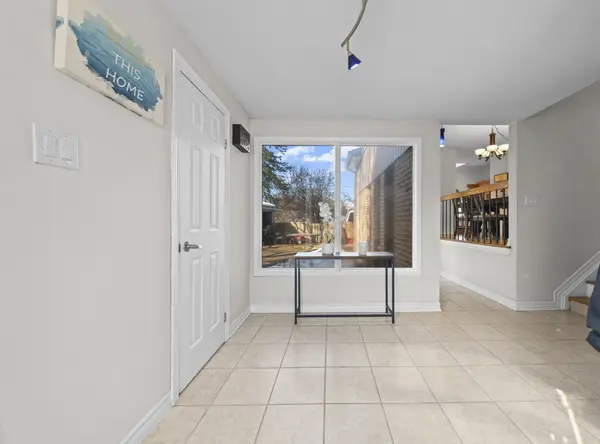 7027 Estoril RD, Mississauga, ON L5N 1N3