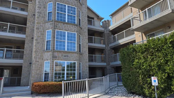 1470 Bishops Gate #208, Oakville, ON L6M 4N2