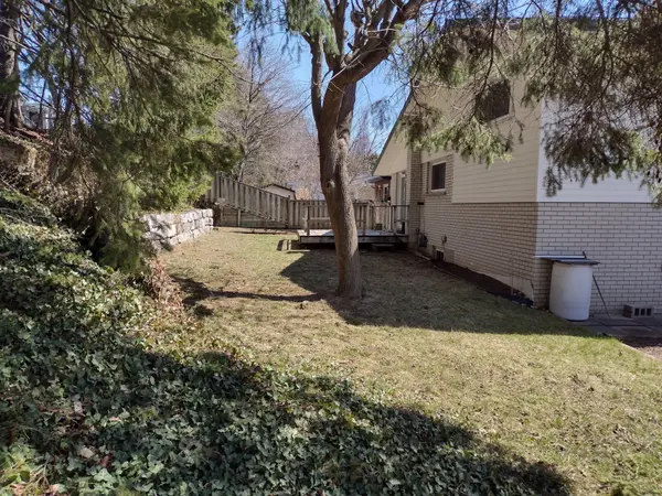 132 Forest Hill DR, Kitchener, ON N2M 4G3