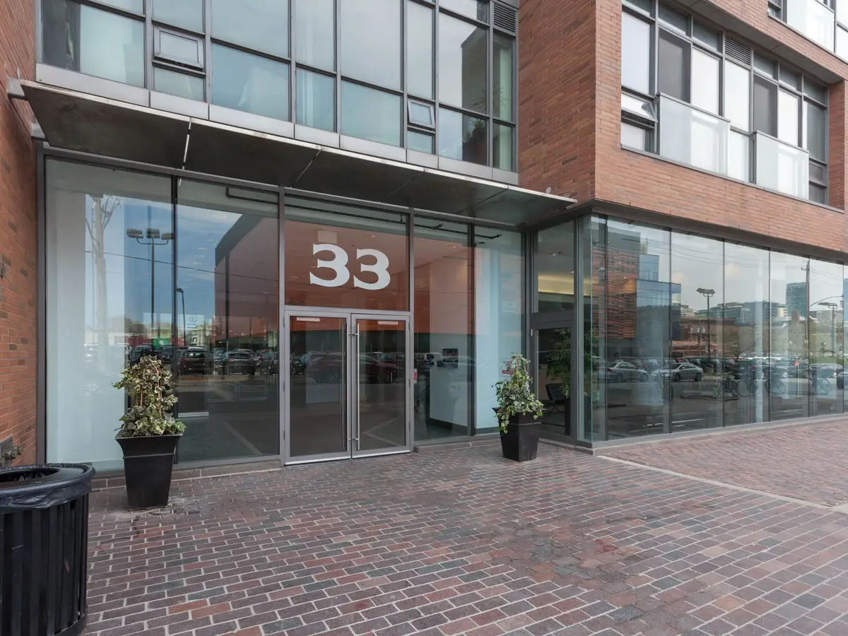 33 Mill ST #1502, Toronto C08, ON M5A 3R3