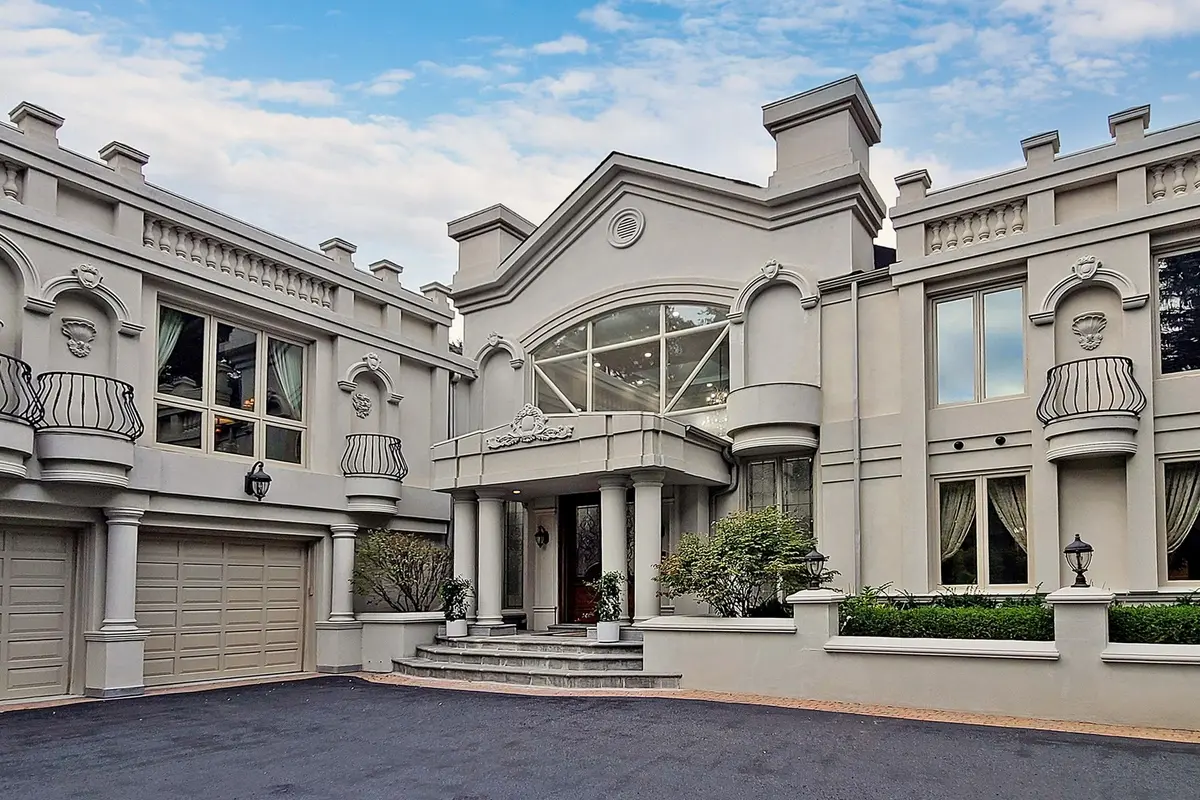 305 Woodland Acres CRES, Vaughan, ON L6A 1G1