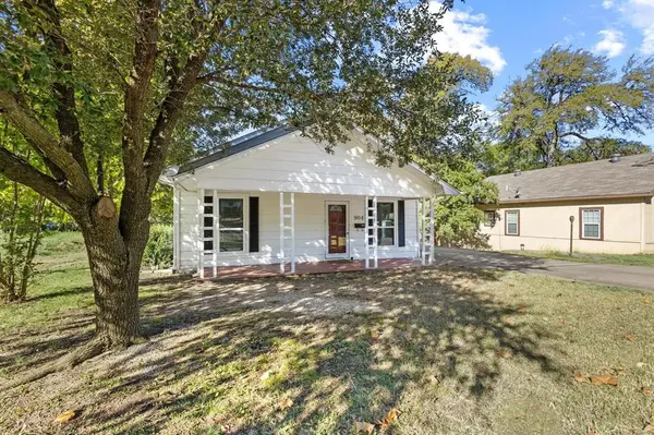 904 S Gribble Street, Sherman, TX 75090