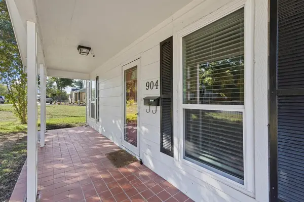 904 S Gribble Street, Sherman, TX 75090