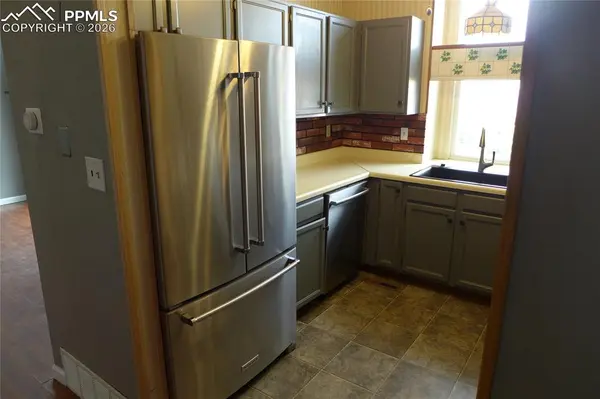 4825 Eldon DR, Colorado Springs, CO 80916