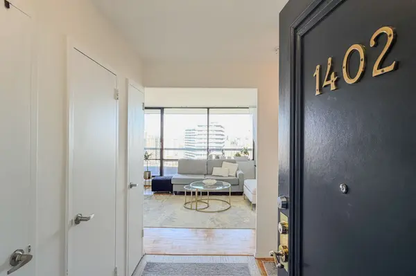 135 Antibes DR #1402, Toronto C07, ON M2R 2Z1