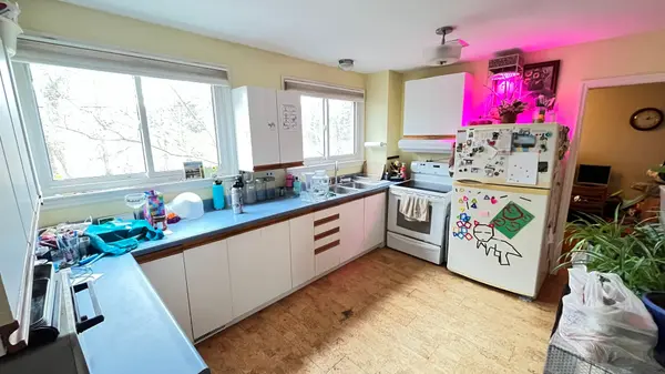 153 Simpson RD, Ajax, ON L1S 2V7