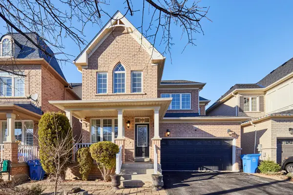 43 Isabella Garden LN, Whitchurch-stouffville, ON L4A 0L4