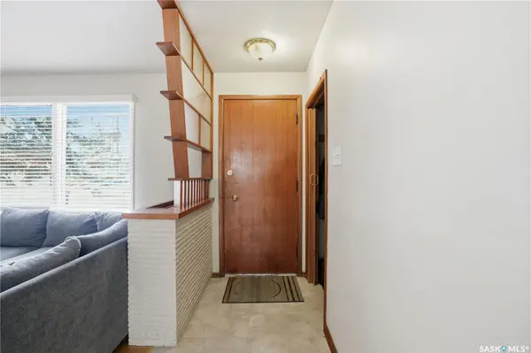 3A & 3B Bateman CRESCENT, Saskatoon, SK S7H 3C7