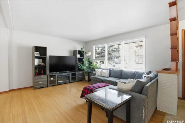 3A & 3B Bateman CRESCENT, Saskatoon, SK S7H 3C7