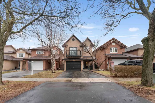 21 Garden AVE, Brampton, ON L6X 1M4
