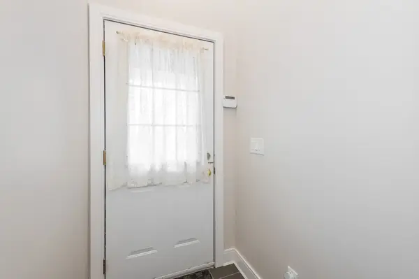 212 Rutgers Private, Carlington - Central Park, ON K2C 4G7