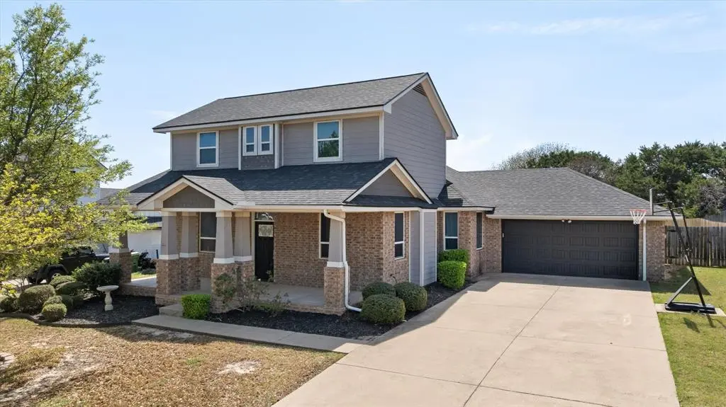 119 Camelot Street, Glen Rose, TX 76043