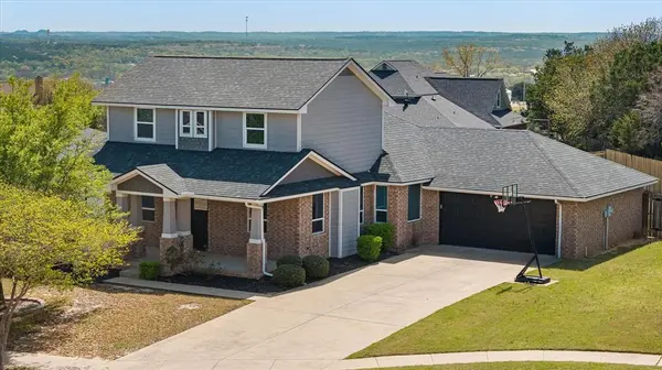 119 Camelot Street, Glen Rose, TX 76043