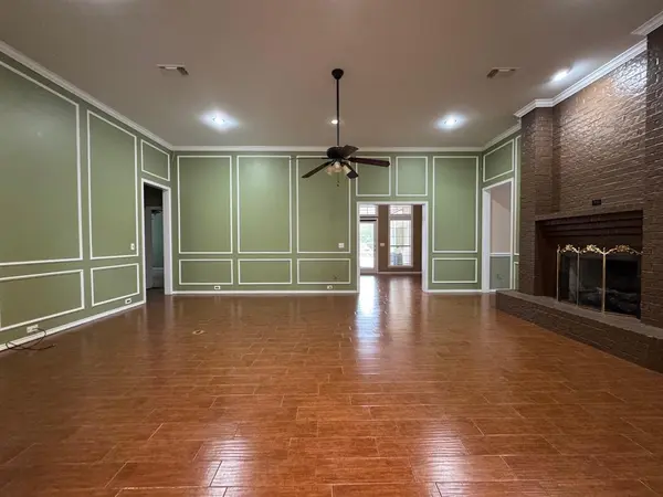 2865 Oak Creek Drive, Paris, TX 75462