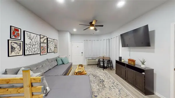 2164 Tanglewood Boulevard #104B, Pottsboro, TX 75076