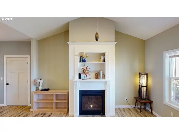 7200 VISTA RIDGE DR, Brookings, OR 97415