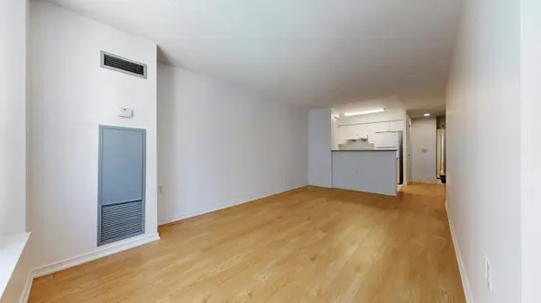 28 Olive AVE #215, Toronto C14, ON M2N 7E6