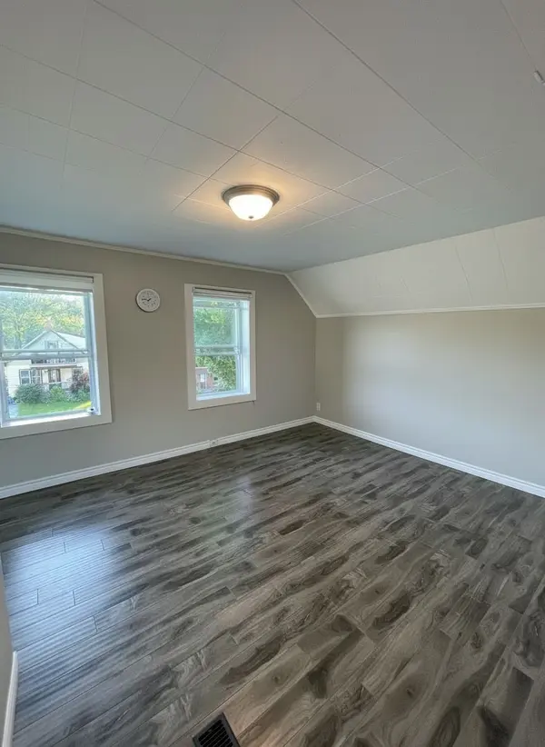 270 Moffat ST #B, Orillia, ON L3V 4G1