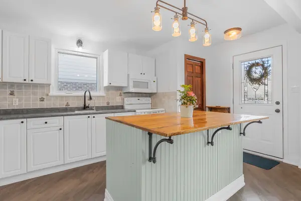 160 GRAHAM ST, Centre Wellington, ON N1M 1B8