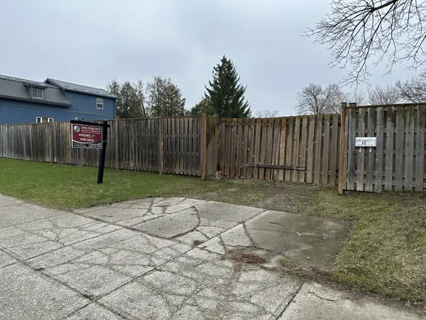 30 Hume ST E, London East, ON N5Z 2N8