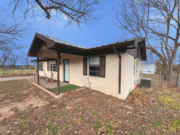 1000 S Andrea Drive, Mabank, TX 75147