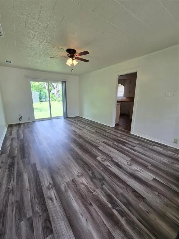 1813 Throckmorton Street, Gainesville, TX 76240