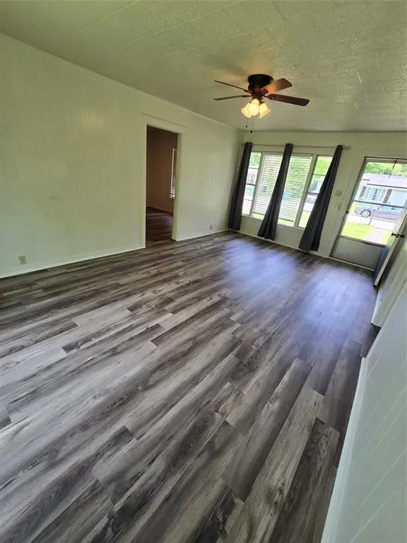 1813 Throckmorton Street, Gainesville, TX 76240