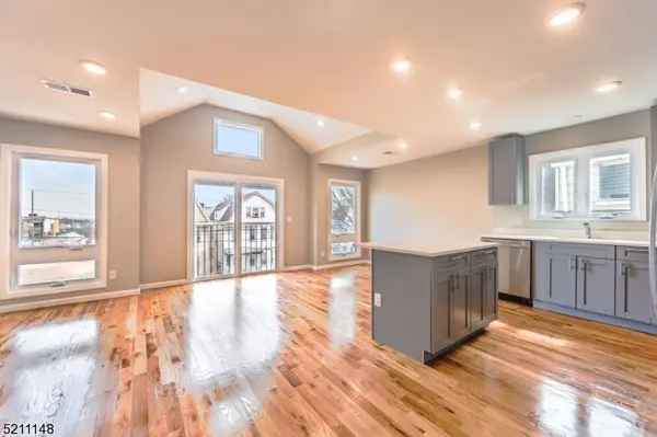 255 Chadwick Ave, Apt 2 #2, Newark City, NJ 07108