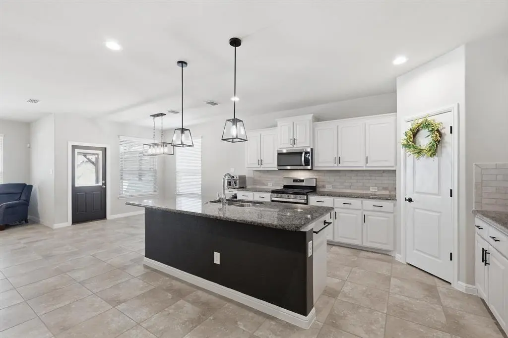 8809 Thompson Road, Northlake, TX 76226