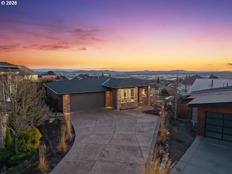 3038 NW 12TH AVE, Camas, WA 98607