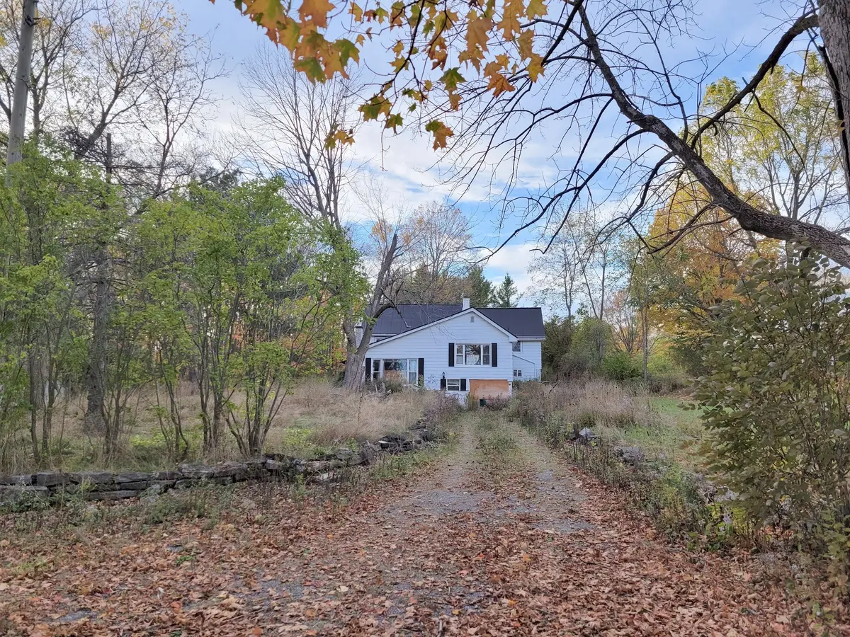 4209 Bath RD, Kingston, ON K7M 4Y8