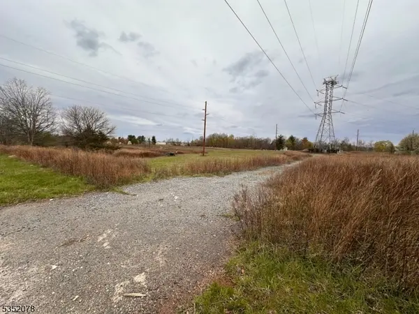 29 Royal Rd, Raritan Twp., NJ 08822