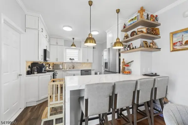 77 Scrivens St, Totowa Boro, NJ 07512