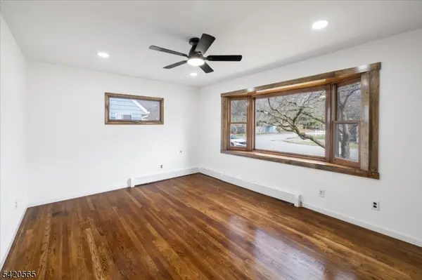 101 Midvale Ave, Wanaque Boro, NJ 07465